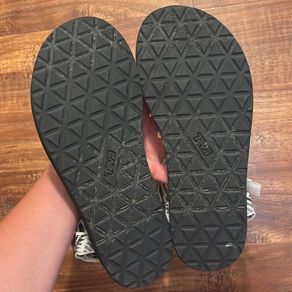 Teva Black and White Sport Sandals Adjustable Straps - Picture 2 of 2